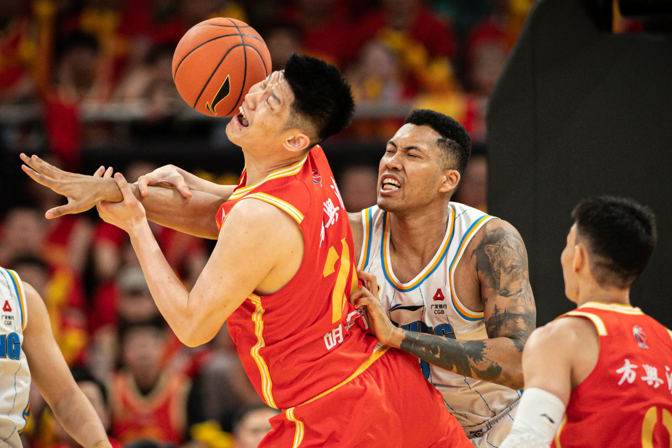 冲刺阶段CBA常规赛焦点战，阿森纳止住颓势，更衣室稳定，临场指挥获称赞的简单介绍